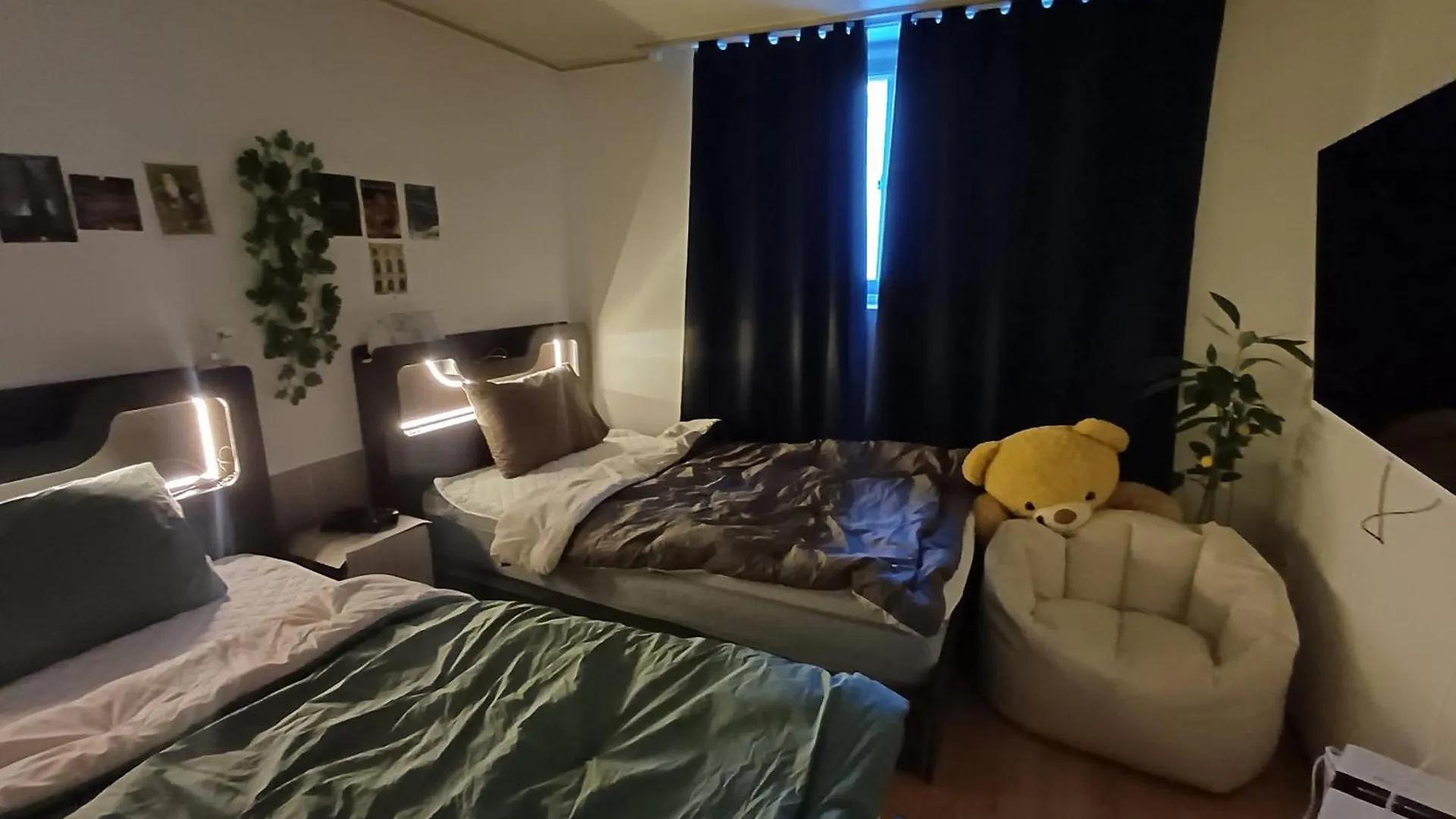 Two Room Cozy And Cool House Food Alley Seoul